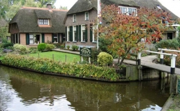 Ng&ocirc;i l&agrave;ng đẹp như tranh vẽ 